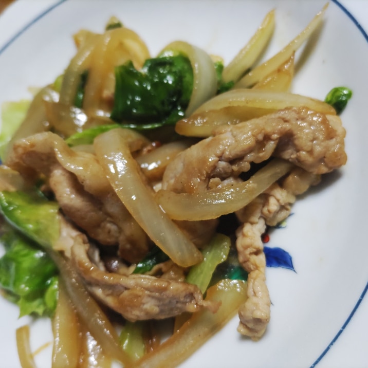 豚肉と玉ねぎとレタスの焼き肉のタレ炒め
